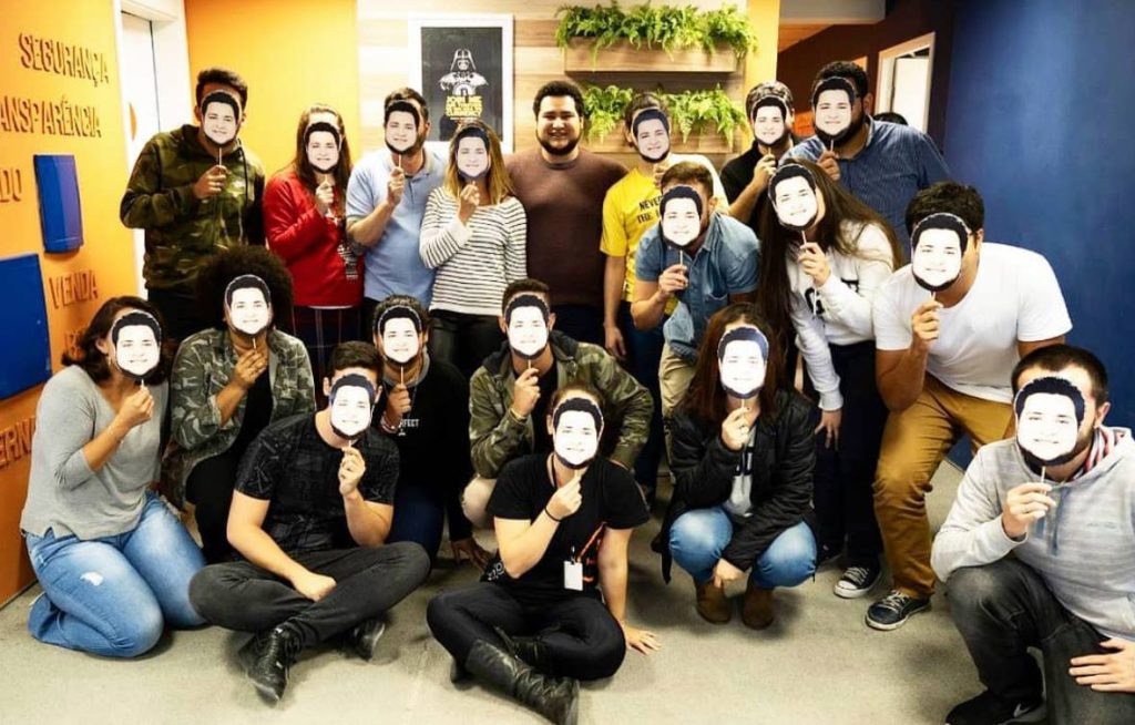 guto schiavon máscaras aniversário